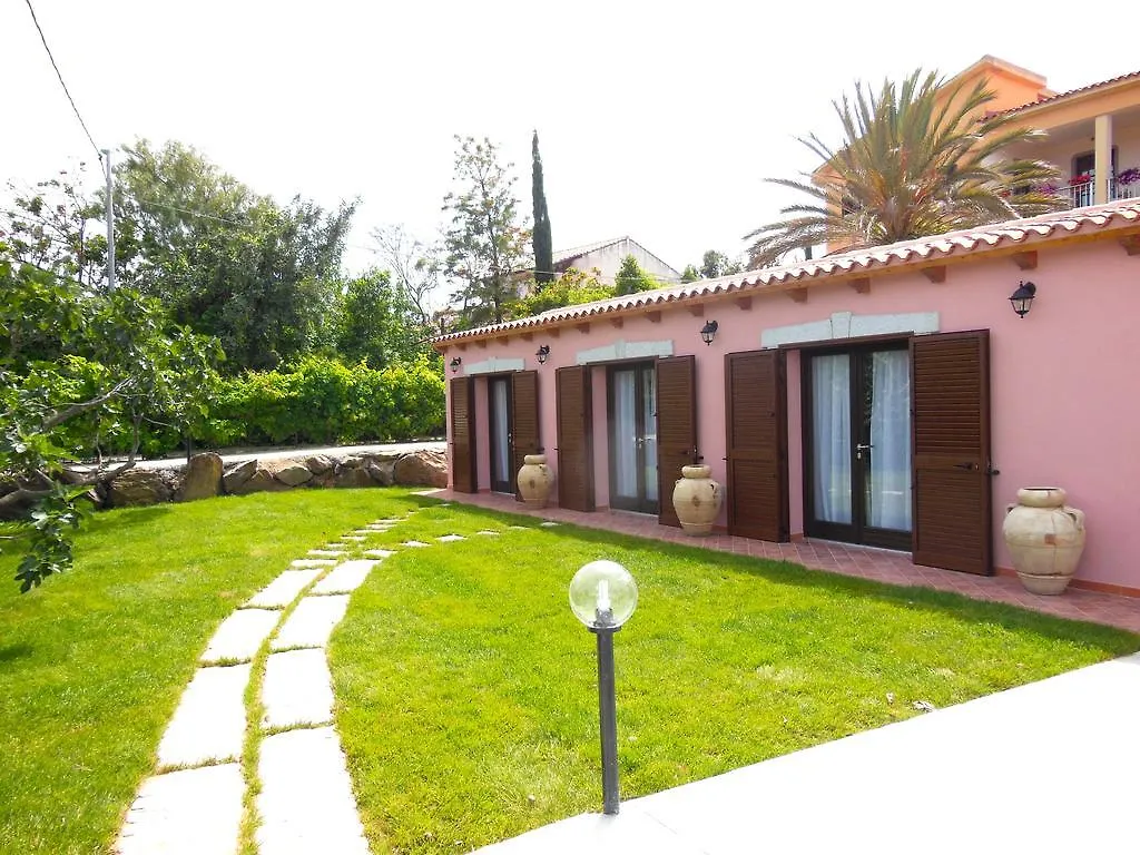 Quadrifoglio Affittacamere San Teodoro  Bed and breakfast San Teodoro (Sardinia)