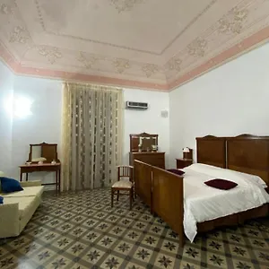 crispi-accomodation.catania-hotels.net/